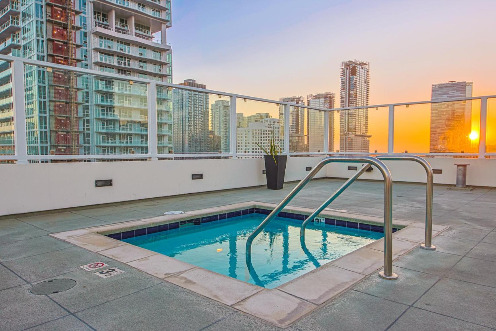 Stunning 1 Bdr 1 Bth, Pool, Jacuzzi Lägenhet Los Angeles Exteriör bild